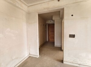 Room in 3 BHK Apartment at ATS Tourmaline, Sector 109 – for Rent