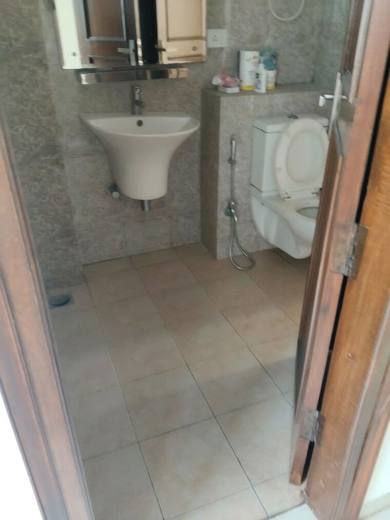 Bathroom, sector 4 3 Bedroom 1500 Sq.Ft. Apartment In Sector 4 Panchkula 10275558