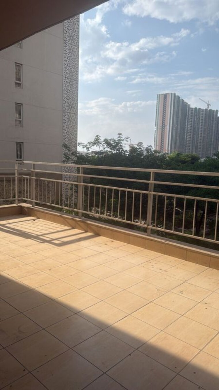 Balcony, puri-diplomatic-greens-phase-i 3.5 Bedroom 2355 Sq.Ft. Apartment In Sector 111 Gurgaon 10268968
