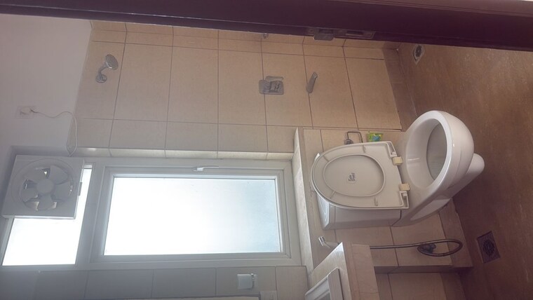 Bathroom, puri-diplomatic-greens-phase-i 3.5 Bedroom 2355 Sq.Ft. Apartment In Sector 111 Gurgaon 10268968