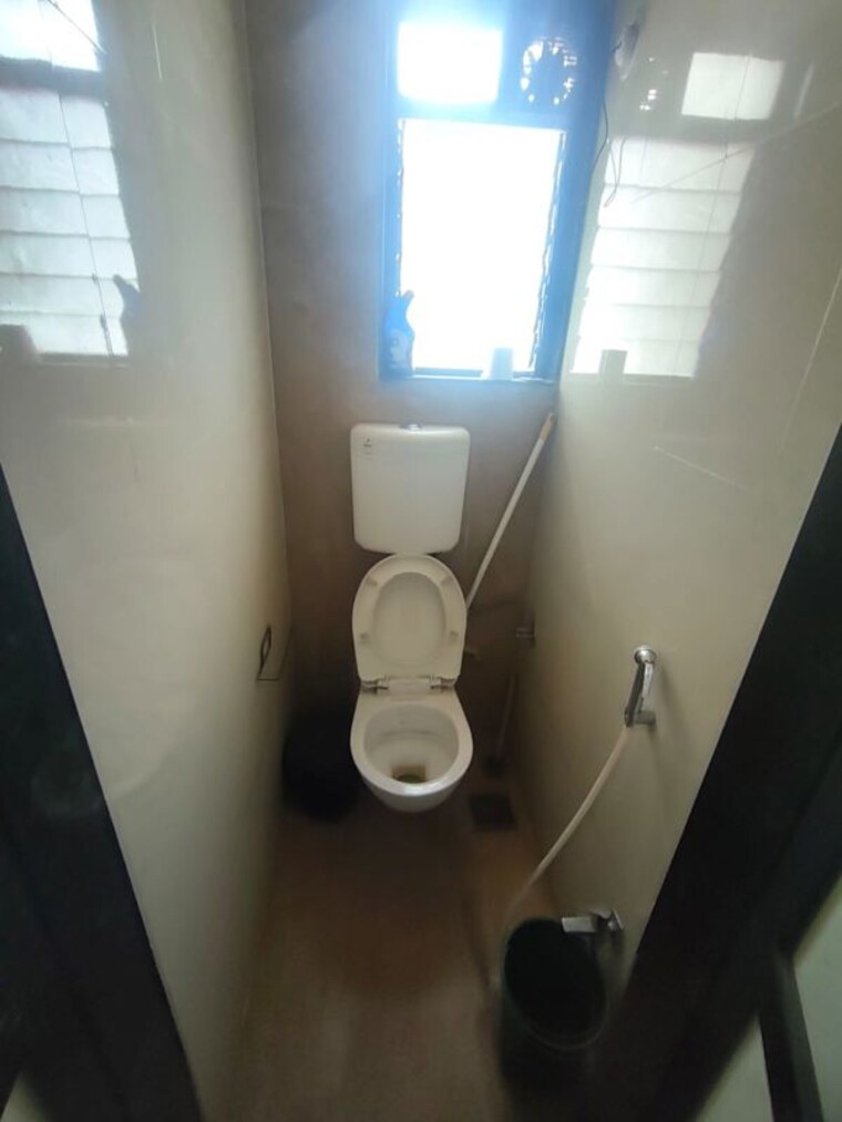 Bathroom, kopri Commercial Office Space 450 Sq.Ft. In Kopri Thane 10275535