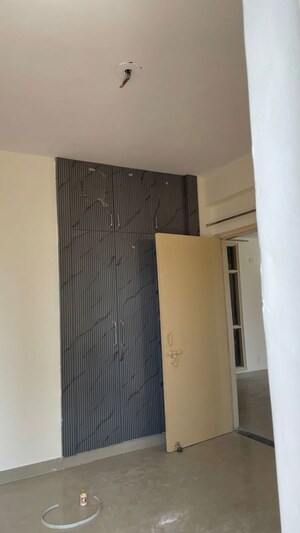 Room in 2 BHK Apartment at RAS Palm Residency, Sector 76 – for Sale