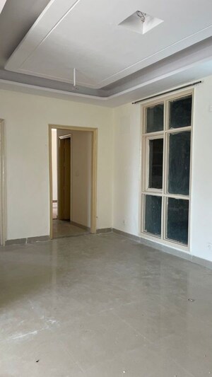 Room in 2 BHK Apartment at RAS Palm Residency, Sector 76 – for Sale