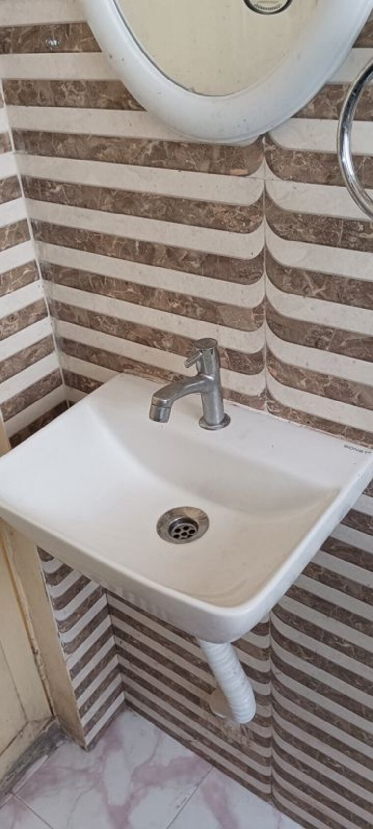 Balcony, six mile Commercial Office Space 400 Sq.Ft. In Six Mile Guwahati 10275583