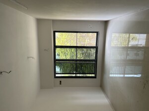 Room in 3 BHK Apartment at Ankur Building, Malad West – for Rent