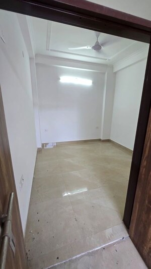 Room in 1 BHK Builder Floor at Saket – for Rent