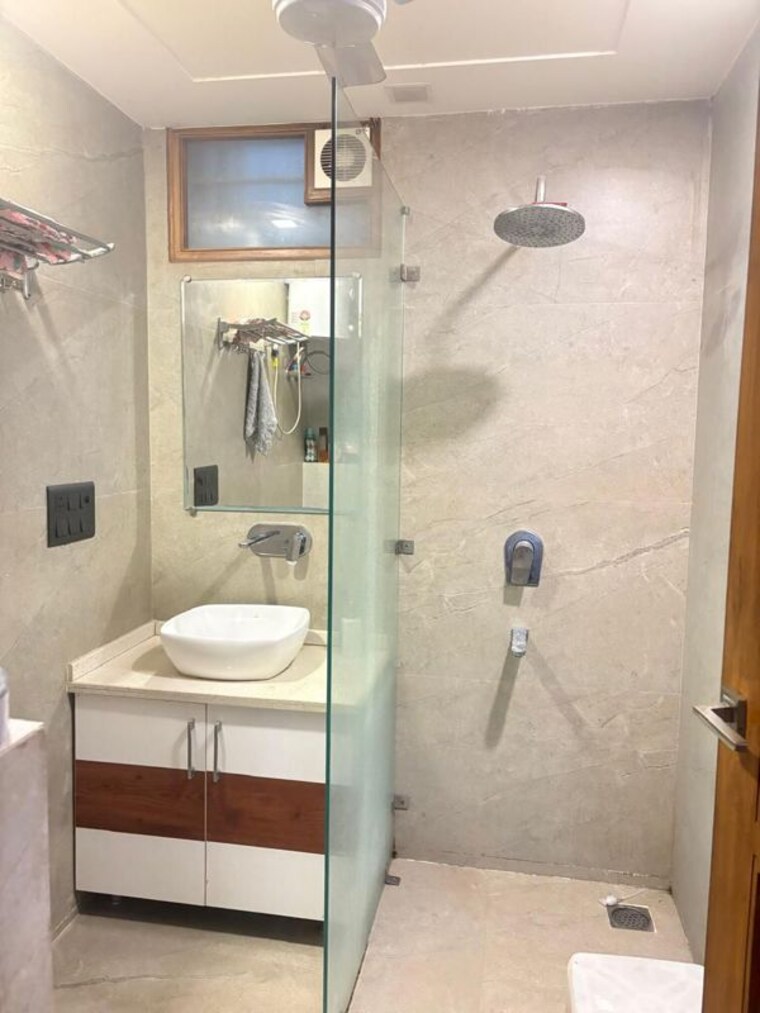 Bathroom, parklands 3 Bedroom 250 Sq.Yd. Builder Floor In Sector 85 Faridabad 10275613