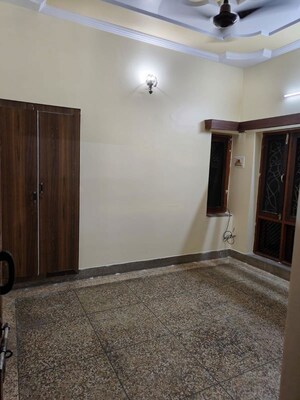 Room in 3 BHK Independent House at Asiya Apartment, Niralanagar – for Rent