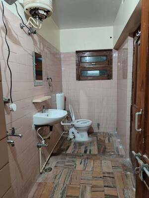 Bathroom in 3 BHK Independent House at Asiya Apartment, Niralanagar – for Rent