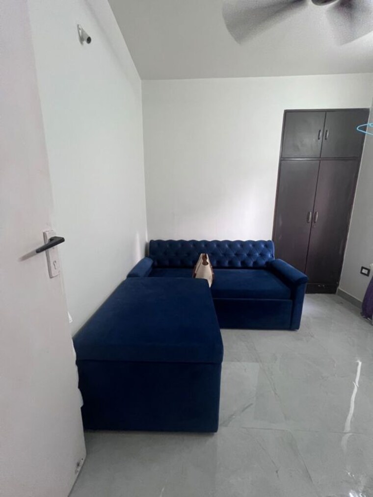 Living Room, green-meadows-bluilding-2-chs-ltd 1 Bedroom 400 Sq.Ft. Apartment In Kandivali East Mumbai 10275642