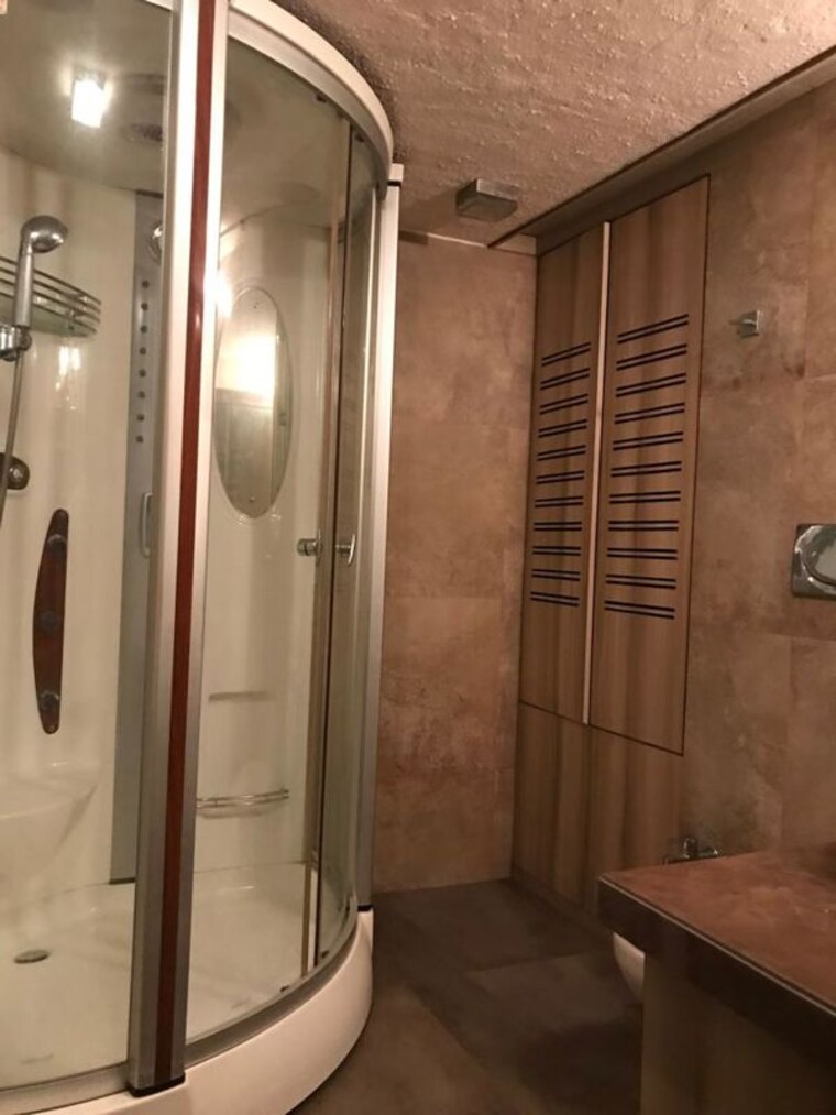 Bathroom, the-jackers-apartment 4 Bedroom 3000 Sq.Ft. Apartment In Bandra West Mumbai 10275636