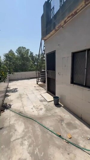 Balcony in 2 BHK Builder Floor at Lajpat Nagar 4 – for Rent