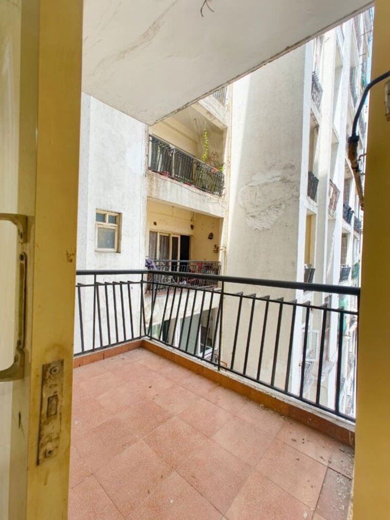 Balcony, antriksh-golf-view 3 Bedroom 1480 Sq.Ft. Apartment In Sector 78 Noida 10275622
