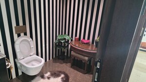 Team Area in 3 BHK Apartment at Lokhandwala Infrastructure Minerva, Mahalaxmi – for Rent