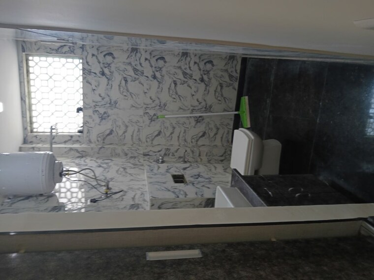 Attached Bathroom, lajpat nagar i 2 Bedroom 900 Sq.Ft. Builder Floor In Lajpat Nagar I Delhi 10275713