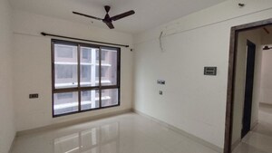 Room in 1 BHK Apartment at Shiv Shakti Tower 28, Malad East – for Rent