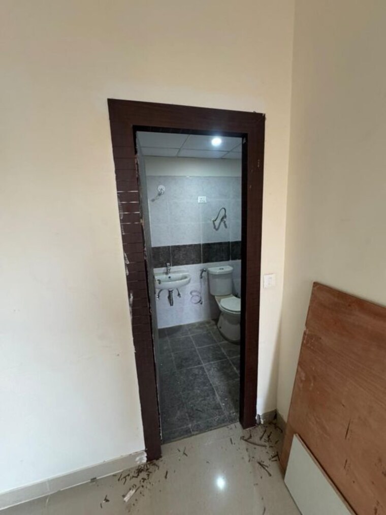Bathroom, amrapali-crystal-homes 3 Bedroom 1375 Sq.Ft. Apartment In Sector 76 Noida 10275728