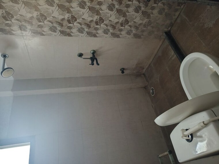 Bathroom, sector 55 3 Bedroom 1700 Sq.Ft. Villa In Sector 55 Noida 10275747