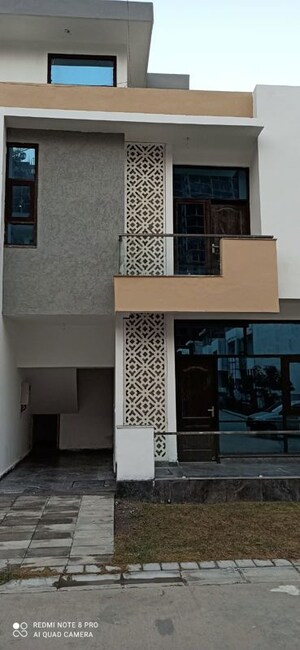 4 BHK Villa – Exterior View View at Panchsheel Greens II, Sector 16 Greater Noida - for Sale