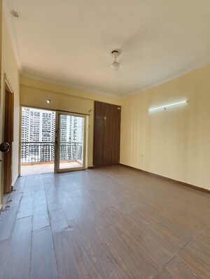 Room in 4 BHK Villa at Panchsheel Greens II, Sector 16 Greater Noida – for Sale