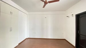 Room in 3.5 BHK Apartment at Omaxe Lake, North Mullanpur – for Rent