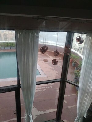 Balcony in 6+ BHK Independent House at Nepean Sea Road – for Sale