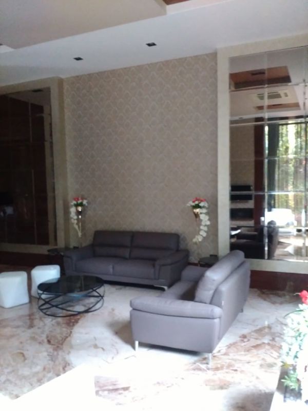 6+ BHK + Pooja Room,Servant Room,Study Room,Extra Room,Store Room Independent House For Sale in Nepean Sea Road