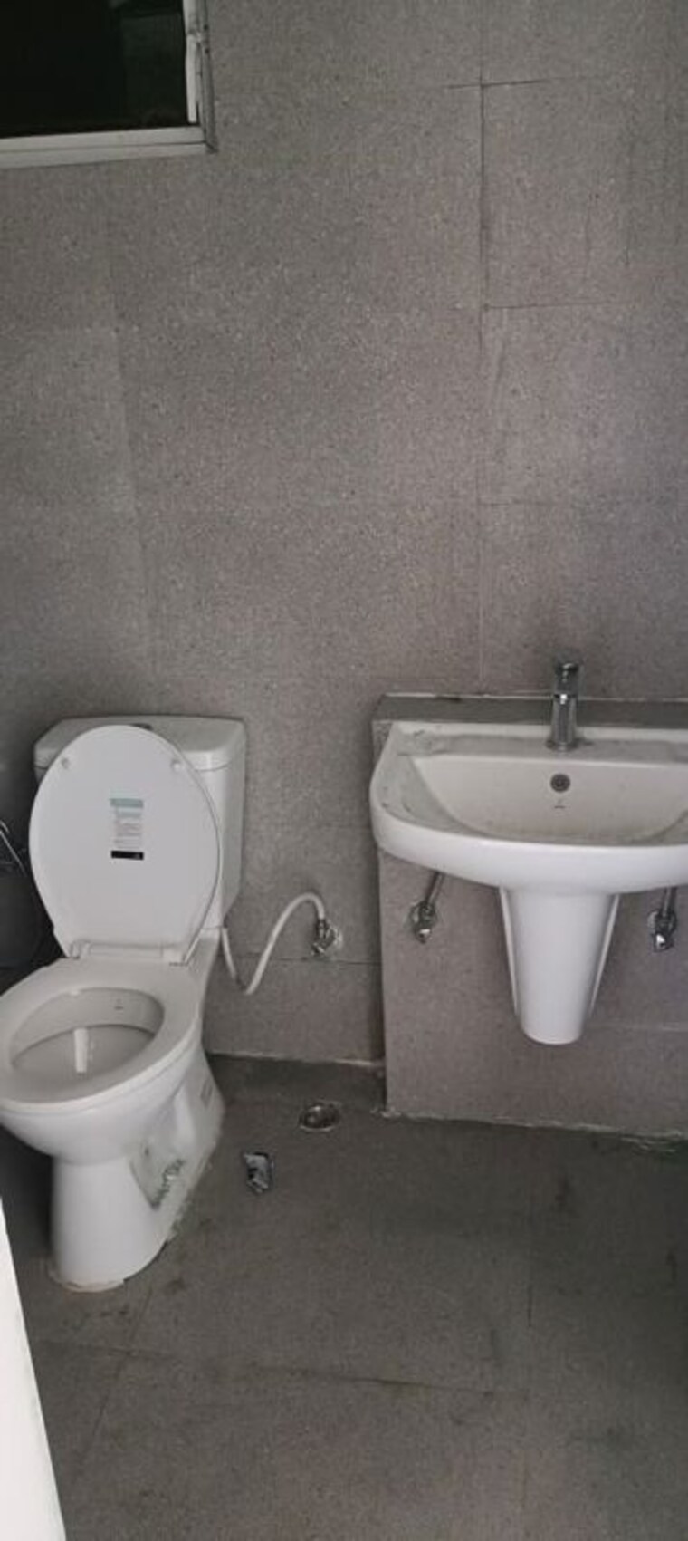 Bathroom, vipul-lavanya 3 Bedroom 1560 Sq.Ft. Apartment In Sector 81 Gurgaon 10275850