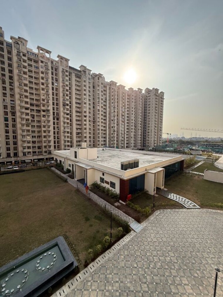 Exterior View, amrapali-crystal-homes 3.5 Bedroom 2140 Sq.Ft. Apartment In Sector 76 Noida 10275839
