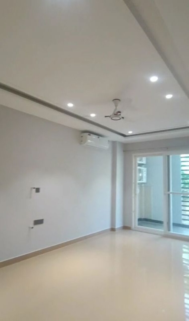Room, emaar-mgf-emerald-hills 4 Bedroom 4500 Sq.Ft. Apartment In Sector 65 Gurgaon 10275870