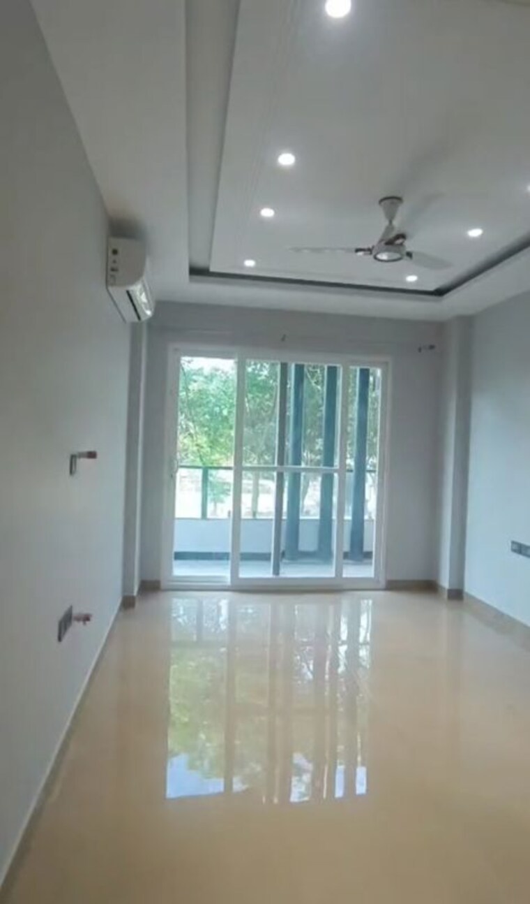 Bedroom, emaar-mgf-emerald-hills 4 Bedroom 4500 Sq.Ft. Apartment In Sector 65 Gurgaon 10275870