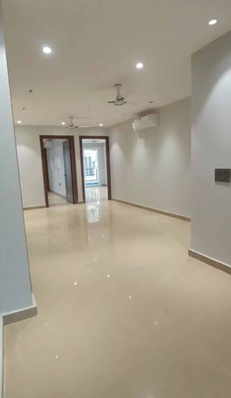 Living Room, emaar-mgf-emerald-hills 4 Bedroom 4500 Sq.Ft. Apartment In Sector 65 Gurgaon 10275870
