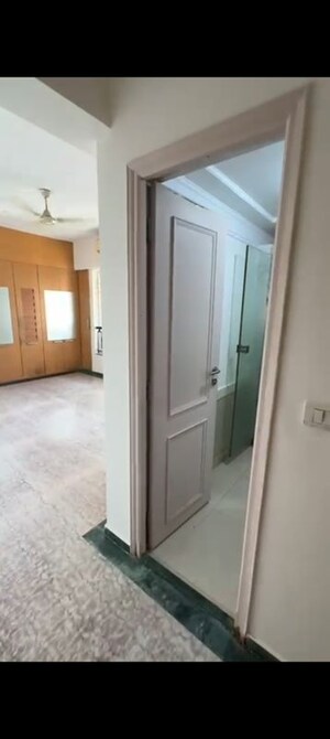 Master Bedroom in 6 BHK Apartment at Hiranandani Meadows, Manpada – for Sale