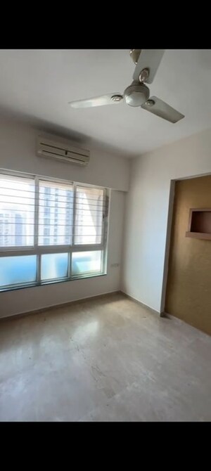 Bedroom in 6 BHK Apartment at Hiranandani Meadows, Manpada – for Sale