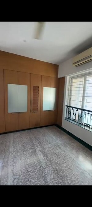 Bedroom in 6 BHK Apartment at Hiranandani Meadows, Manpada – for Sale