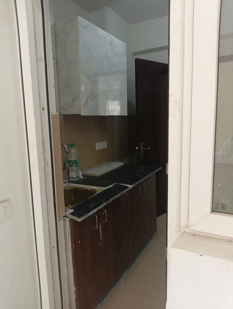 Bathroom, amrapali-heartbeat-city 2.5 Bedroom 1350 Sq.Ft. Apartment In Sector 107 Noida 10275893