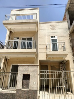 5 BHK Villa For Sale in Gaur Victorian Villas 6th Parkview, Gaur Yamuna City