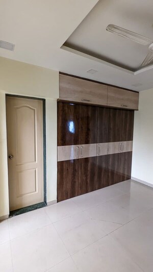 Room in 3 BHK Apartment at Everest World Aspen, Dhokali – for Rent