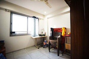 Room in 3 BHK Apartment at Nana Chiloda – for Sale