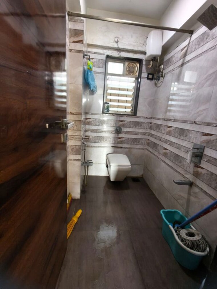 Bathroom, paramount-towers 2 Bedroom 800 Sq.Ft. Apartment In Khar West Mumbai 10275982