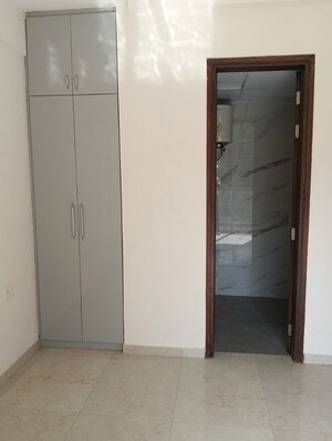 Room in 3.5 BHK Builder Floor at Smart World Gems, Sector 89 – for Rent