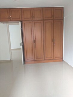 3 BHK + Servant Room Apartment For Sale in Maker Tower