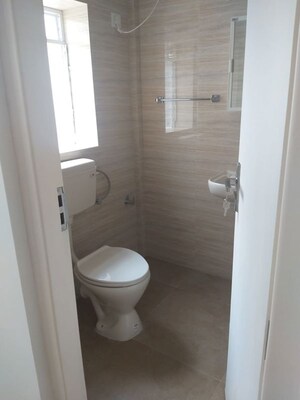 Bathroom in 3 BHK Apartment at Maker Tower, Cuffe Parade – for Sale
