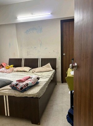 Master Bedroom in 1.5 BHK Apartment at Lodha Amara, Kolshet Road – for Sale