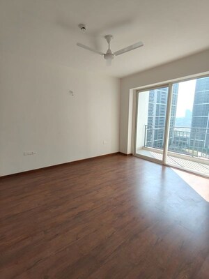Room in 2 BHK Apartment at Godrej Woods, Sector 43 – for Rent