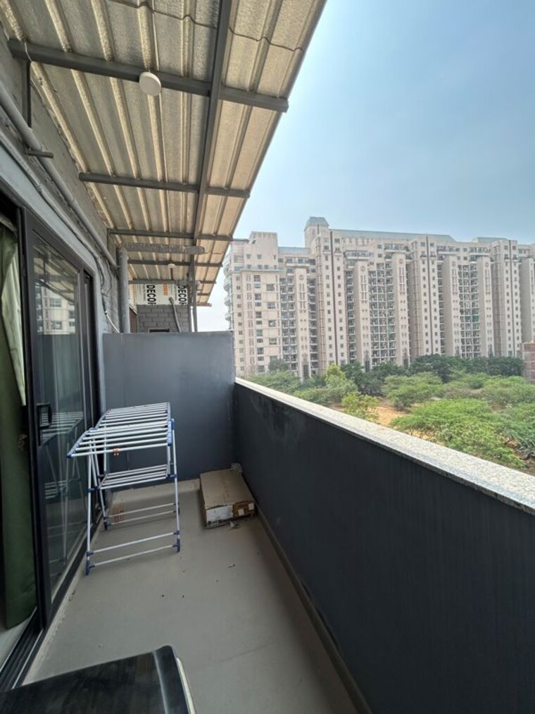 Balcony, sector 42 1 Bedroom 720 Sq.Ft. Builder Floor In Sector 42 Gurgaon 10276158