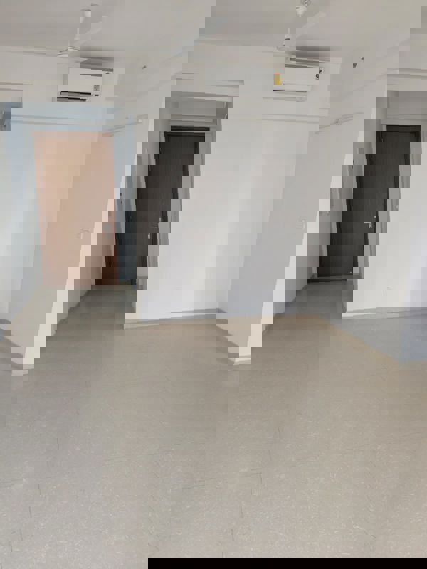 3.5 BHK + Extra Room 2800 Sq.Ft. Apartment in Godrej Tropical Isle