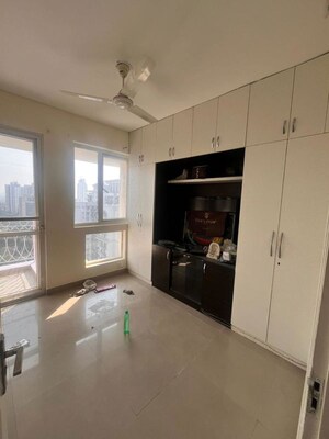 Room in 3.5 BHK Apartment at BPTP Park Prime, Sector 66 – for Rent