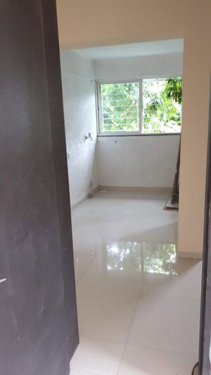 Room in 4 BHK Apartment at Sayali Garden, Aundh – for Rent