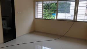Room in 4 BHK Apartment at Sayali Garden, Aundh – for Rent